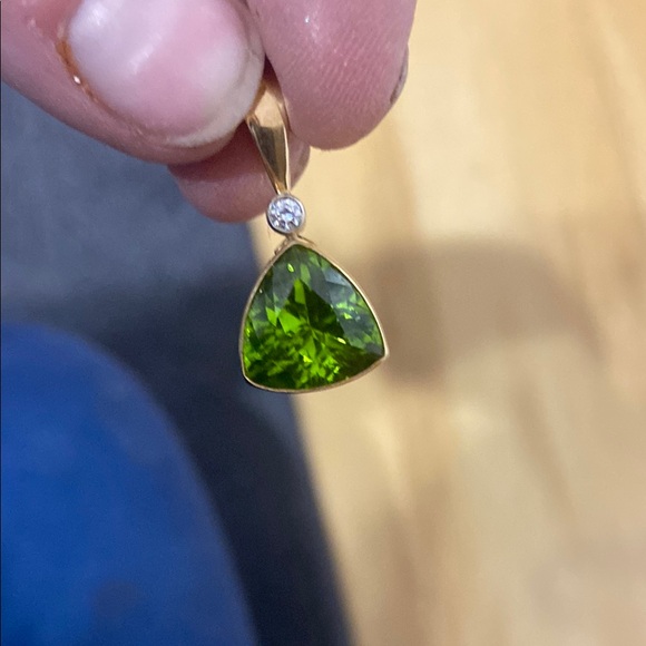 Peridot and diamond 14k gold charm - Picture 6 of 6